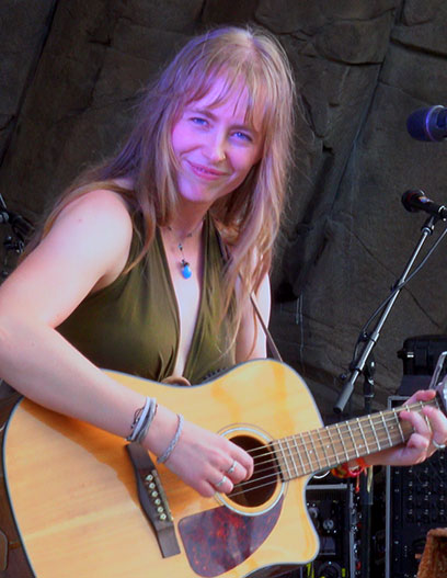 SoprisSisters_Emma_Kieran